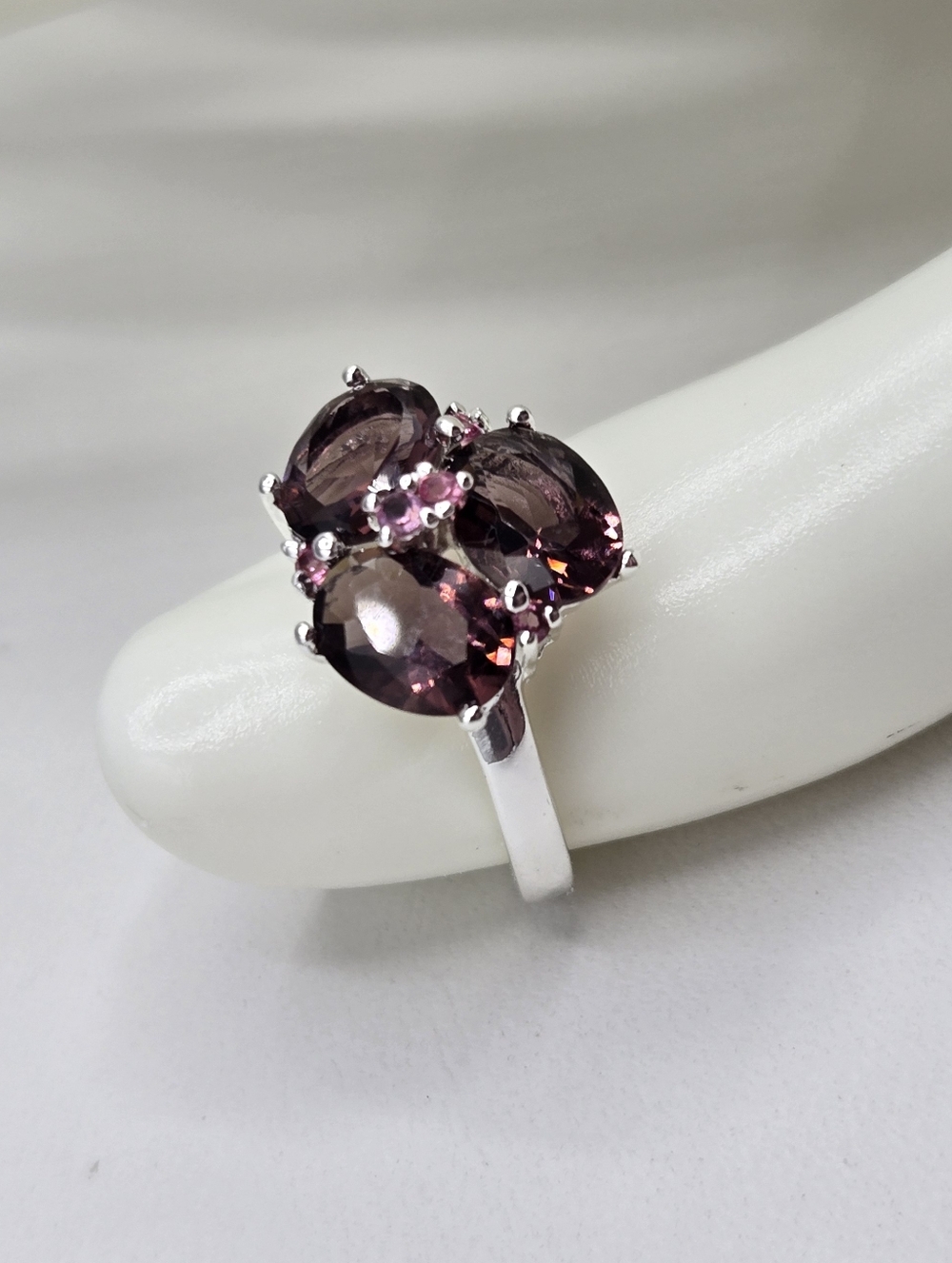 Swarovski Crystal Elements Silver Statement Ring Purple Pink Size 6.75 Prom - Picture 3 of 6